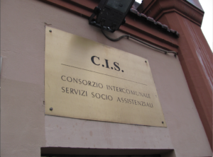 Ciriè: pretendeva una casa e aggredì gli assistenti sociali, condannata
