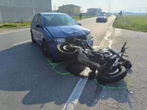 Scontro tra auto e moto alle porte di Volpiano