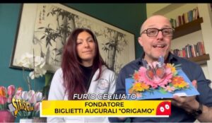 Usava i biglietti augurali di nota azienda ciriacese per false donazioni benefiche: smascherato dagli stessi titolari di Origamo con l’aiuto di Striscia la Notizia