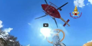 Escursionista in difficoltà a Balme, il soccorso dei vigili del fuoco con l’elicottero -VIDEO-