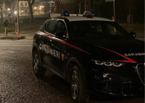 Viola i domiciliari dopo la violenta rapina al parco: quattordicenne trasferito al “Ferrante Aporti”