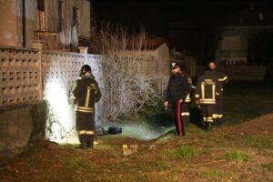 Abbandonò per strada i petardi inesplosi con cui due ragazzini si ferirono gravemente agli arti: condannato