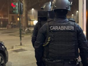Controlli straordinari a “Barriera di Milano”: arresti e denunce per furti, droga e detenzione di armi