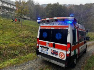 Stroncato da un malore mentre raccoglie funghi