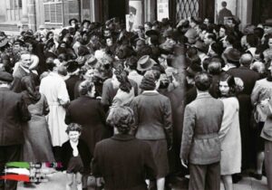 Dalle scatole in soffitta al film di Paola Cortellesi: le storiche foto del primo voto delle donne tornano in mostra -photogallery