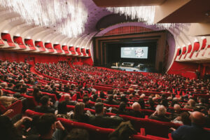 Torino abbraccia il mito di Gianluca: al Regio una pioggia di stelle per la Fondazione Vialli e Mauro