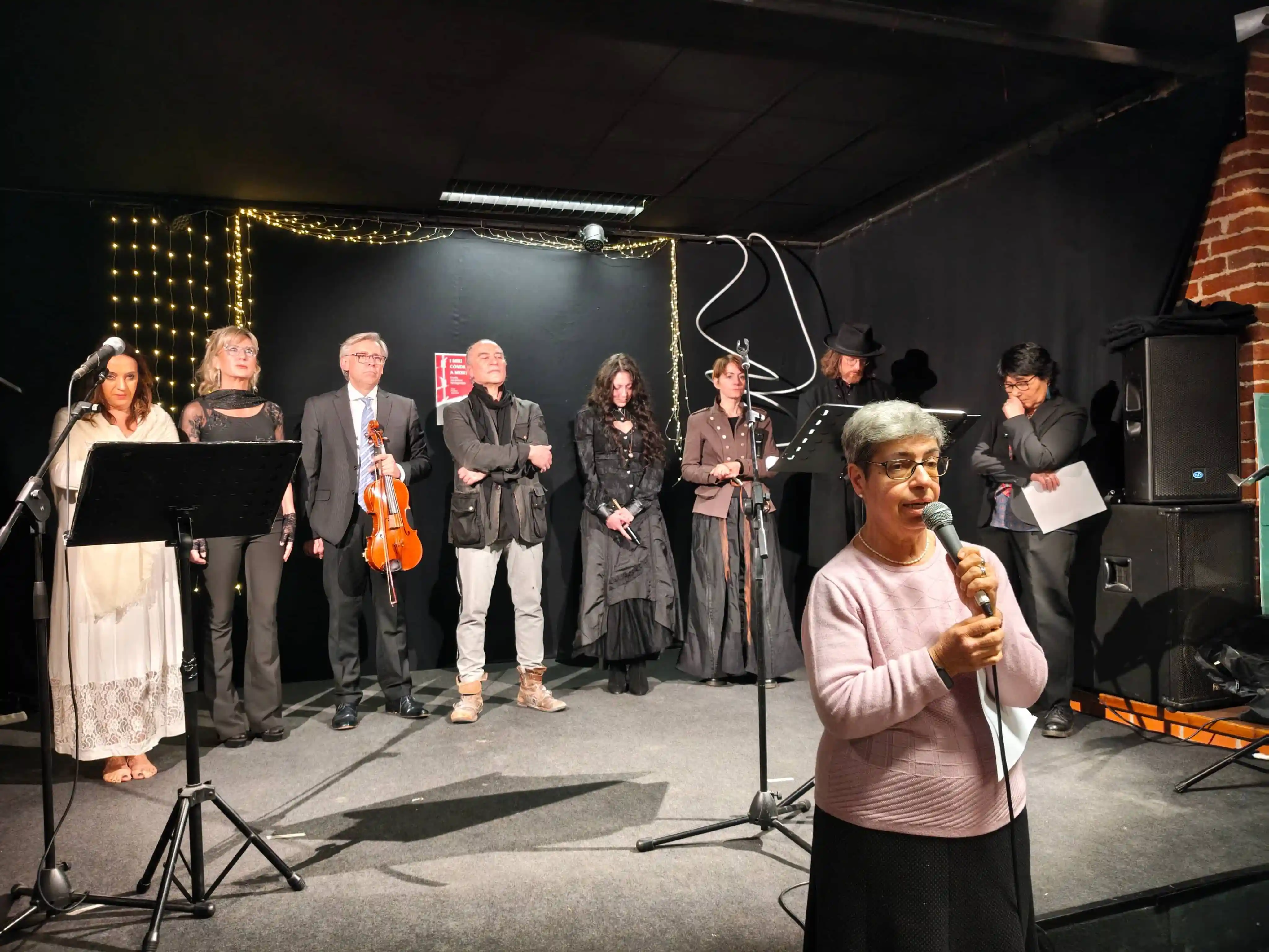 Reading toccante al Cotton Theatre