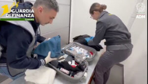 Aeroporto di Caselle: sequestrati 4mila medicinali senza autorizzazione sanitaria