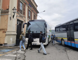 Torino-Ceres, odissea quotidiana tra bus strapieni, corse saltate e ritardi costanti