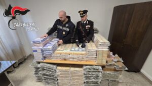 Maxi sequestro di droga: oltre 400 kg di stupefacenti e tre arresti