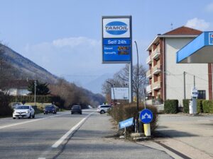 Diesel a 2 euro: la guerra globale si paga (per ora) alla pompa