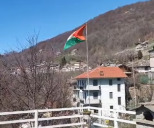 Bandiera palestinese al Parco della Resistenza di Chiaves: la «sorpresa stupenda» che unisce i popoli