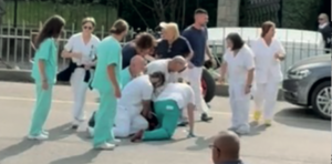 Molinette, infermiere scaraventato a terra da un paziente: sterno fratturato e 35 giorni di prognosi