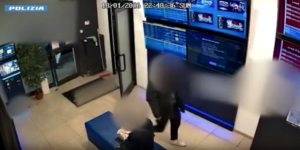 Rapina dopo la vincita: arrestati due uomini nel quartiere Aurora