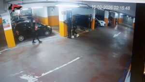 Identificata la baby gang degli estintori del parcheggi