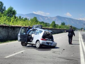 Auto contro muro della Mandria, muore donna di 65 anni