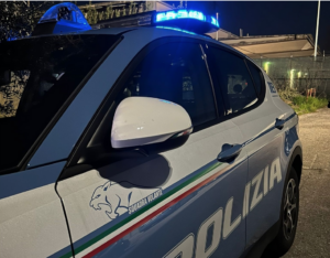 Evade dai domiciliari e rapina un supermercato con un coltello di 20 cm: arrestato a Torino