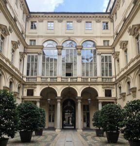 Comune di Torino, scatta lo stato di agitazione: «Mancano 1.200 dipendenti»