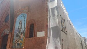 Ciriè, mistero al Duomo: spuntano resti umani nascosti tra i mattoni