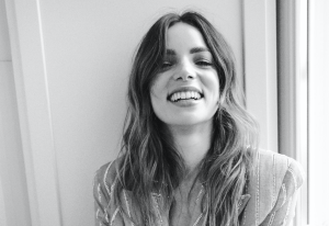 Aurora Ruffino si racconta: dal set di Martin Scorsese al primo romanzo. “Tornare a Druento è riabbracciare me stessa”