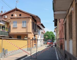 Caselle, cedimento di un tetto in via Leini: alloggi inagibili