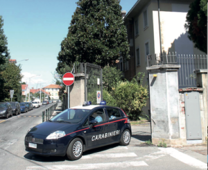 Dramma in Corso Nazioni Unite a Ciriè: anziana ferisce il marito, si attende la convalida del giudice