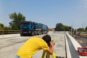 Nuovo ponte sul Ceronda a Venaria: conclusa con successo la prova di carico statica