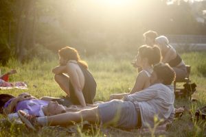 Corpi in quota al Rifugio Jervis: teatro, yoga e musica tra le vette di Ceresole Reale