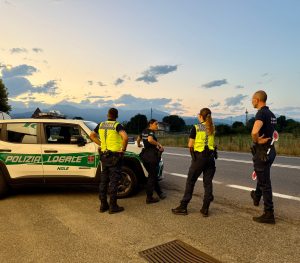 Dodici studenti del Fermi Galilei diventano “agenti per un giorno” con la polizia locale di Nole
