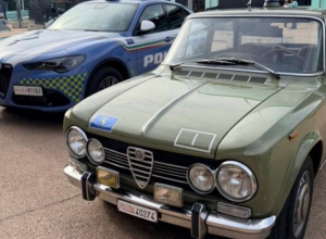 Una super-car al servizio della vita: ai Giardini Reali  veicoli storici e anche la Lamborghini della Polizia