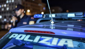 Inseguimento da brivido di 12 minuti in scooter: fugge all’Alt contromano, senza patente e senza assicurazione. Arrestato 41enne