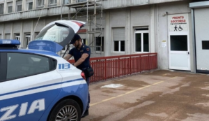 Caos al Pronto Soccorso del Martini: aggredisce i sanitari e tenta di sfilare la pistola alla guardia giurata