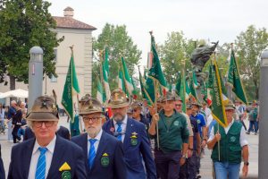 Fine settimana con gli Alpini di Venaria: le foto della festa dei 100 anni