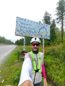 In bici da Rocca al Polo Nord, la pedalata solidale di Andrea Chiadò Puli