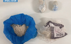 Il video anonimo su “YouPol” guida la Polizia: sequestrato quasi un chilo di eroina